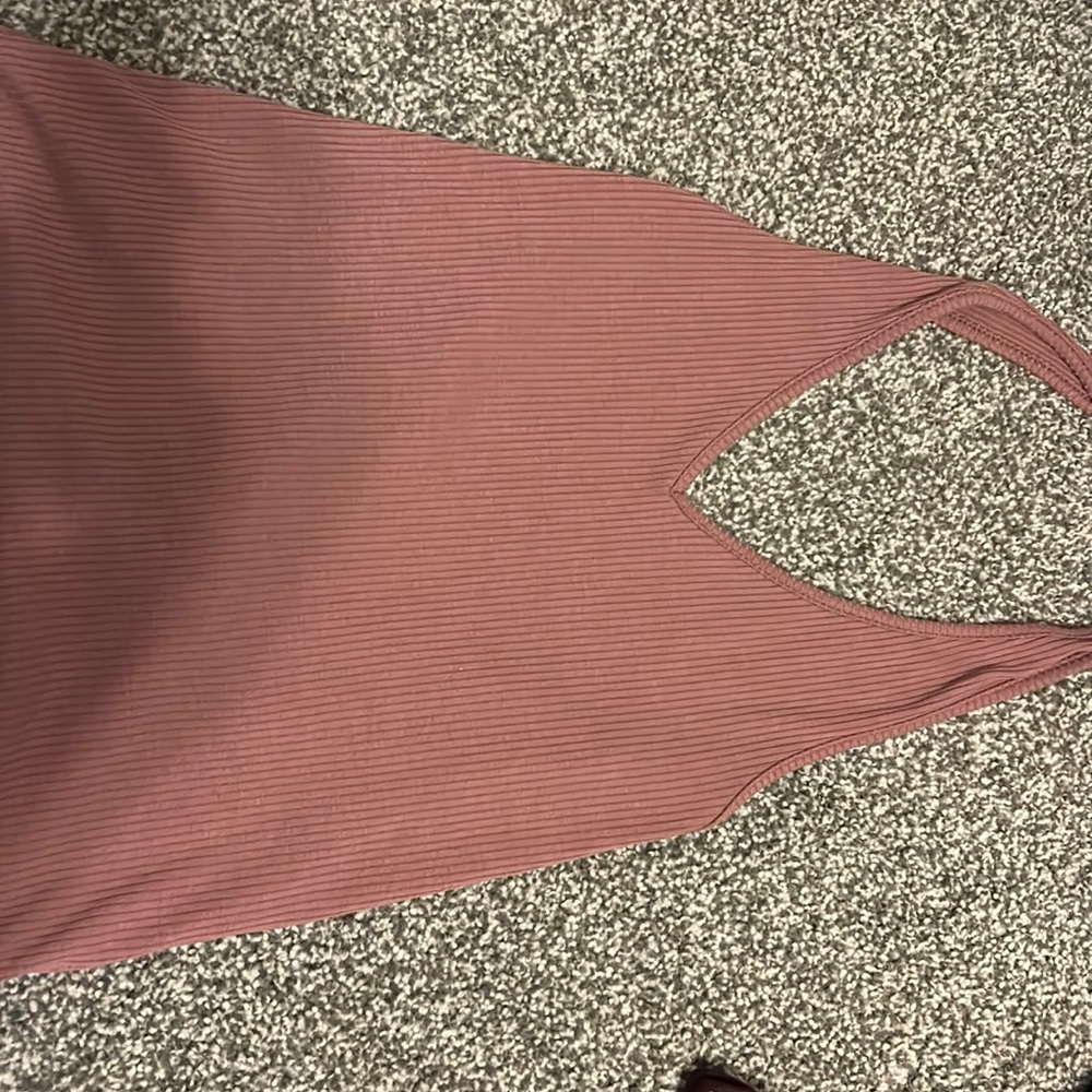 4 TANK TOPS